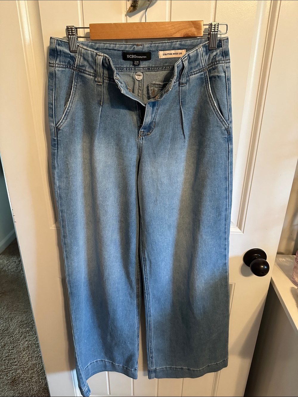 BCBGeneration Medium Blue Wide-Leg Denim Jeans sz 26